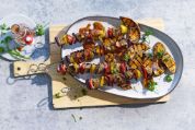 Shashlik avec sauce piquante et patates douces Shashlik avec sauce piquante et patates douces
